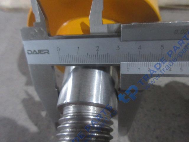 Реальная фотография гидроцилиндр 020130000 для грейдера py160m xcmg