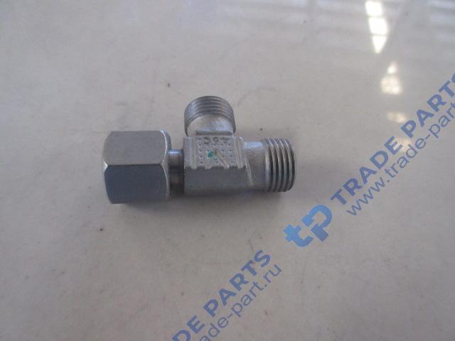 Реальная фотография штуцер топл. трубки т-образный sitrak