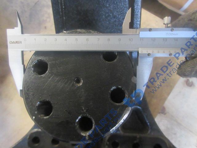 Реальная фотография ось балансира с кронштейном в сборе faw j6 качество о