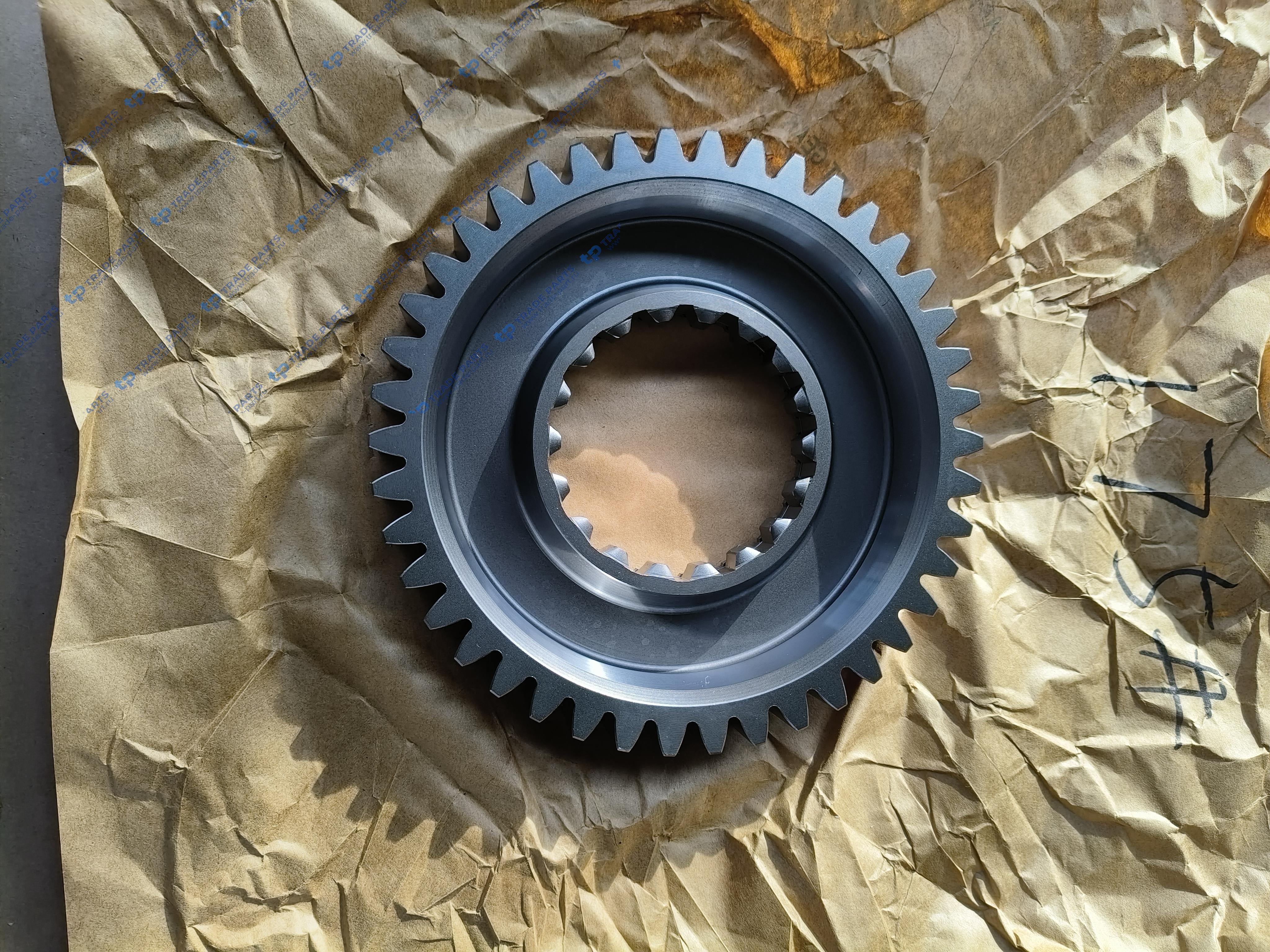 Реальная фотография шестерня кпп делителя z=42