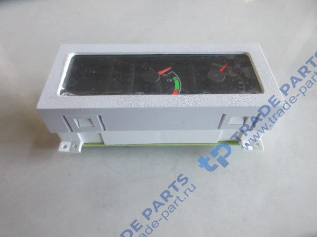 Реальная фотография панель приборов (давление масла, температура)