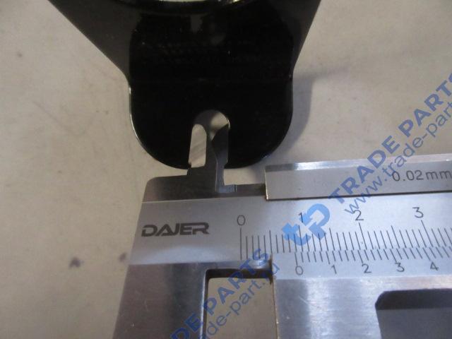 Реальная фотография кронштейн крепления шарнира sitrak c7h