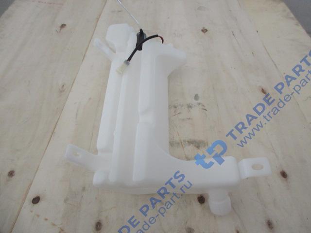 Реальная фотография бачок омывателя с насосом faw j6