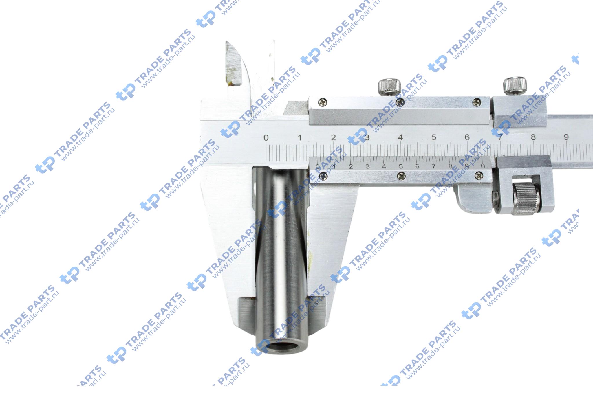 Реальная фотография втулка направляющая клапана!впуск/выпуск r4/r6 deutz bf 4m/6m