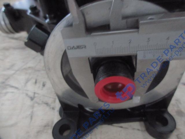 Реальная фотография радиатор масляный yc6j125-t300,yc6j125-t302