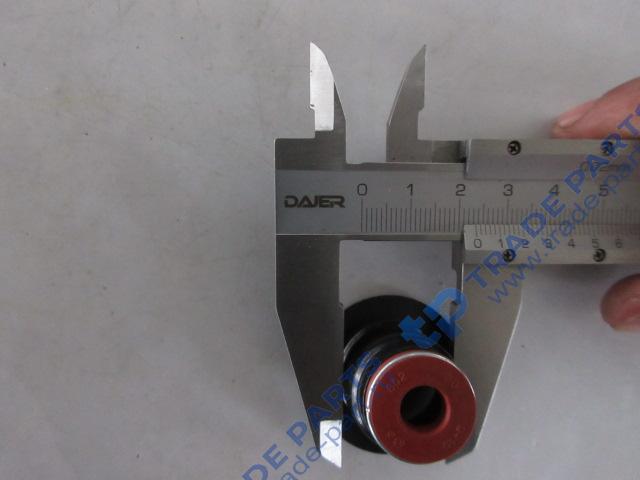 Реальная фотография колпачок маслосъёмный двигателя d04-107-30+a