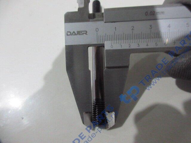 Реальная фотография шпилька м8х106 в крышку термостатов faw качество о