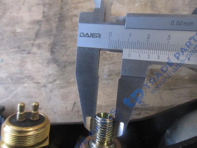 Реальная фотография замок крепления кабины правый (задний) shaanxi x6000 без втулки