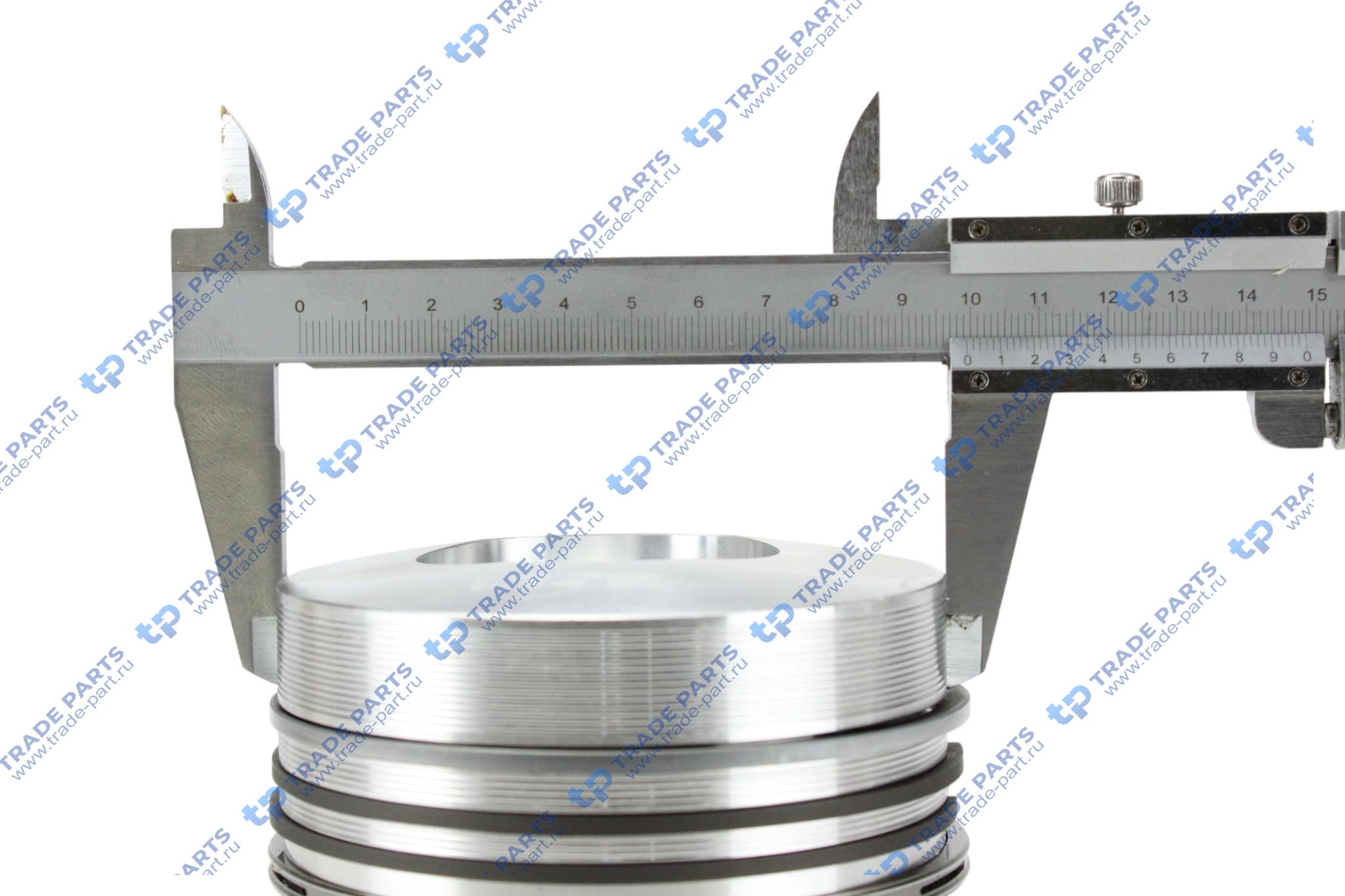 Реальная фотография поршень (палец+стопора) deutz f6l912