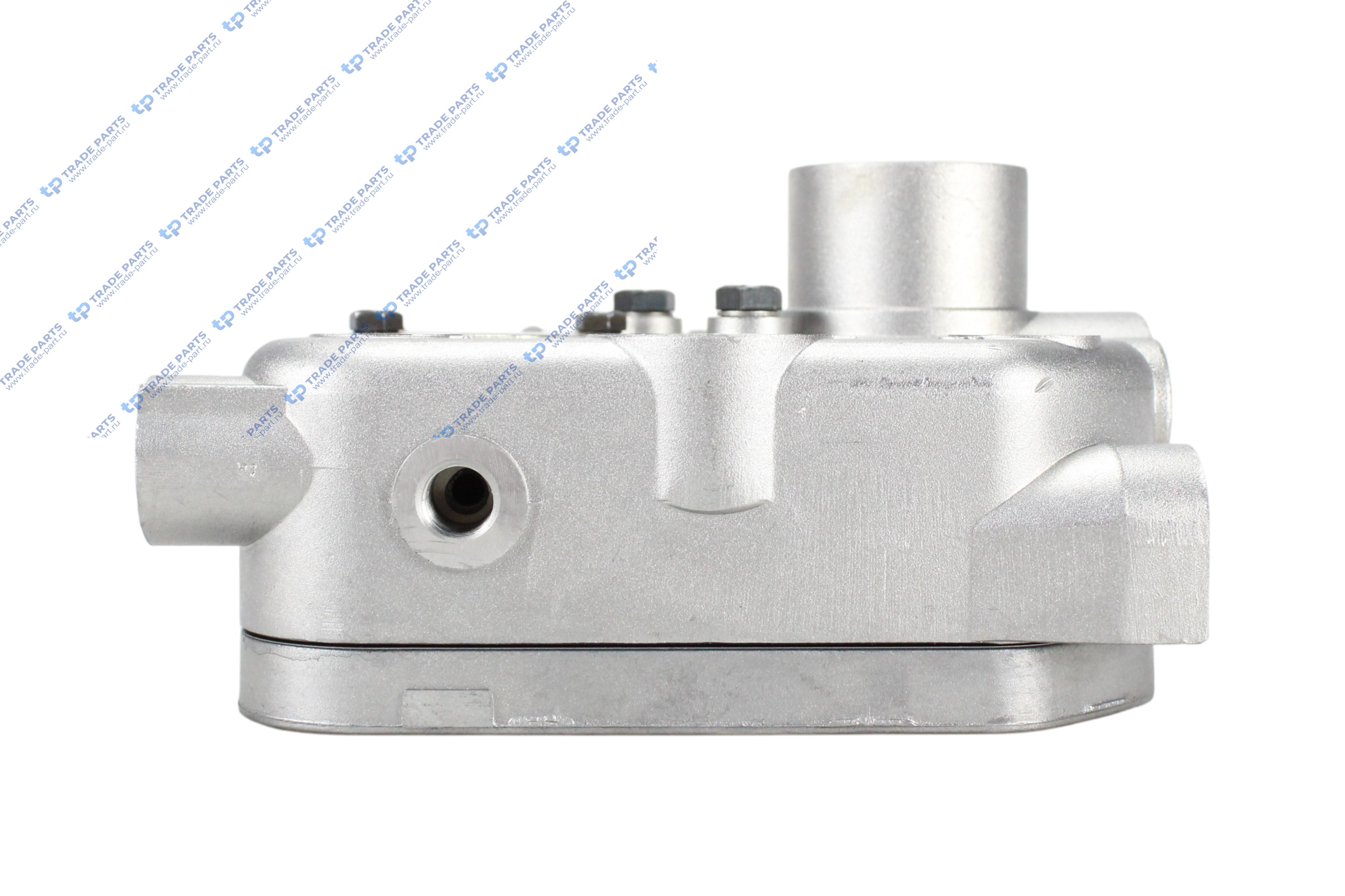 Реальная фотография головка компрессора mb actros (в сборе с клапанной плитой и прокладками)