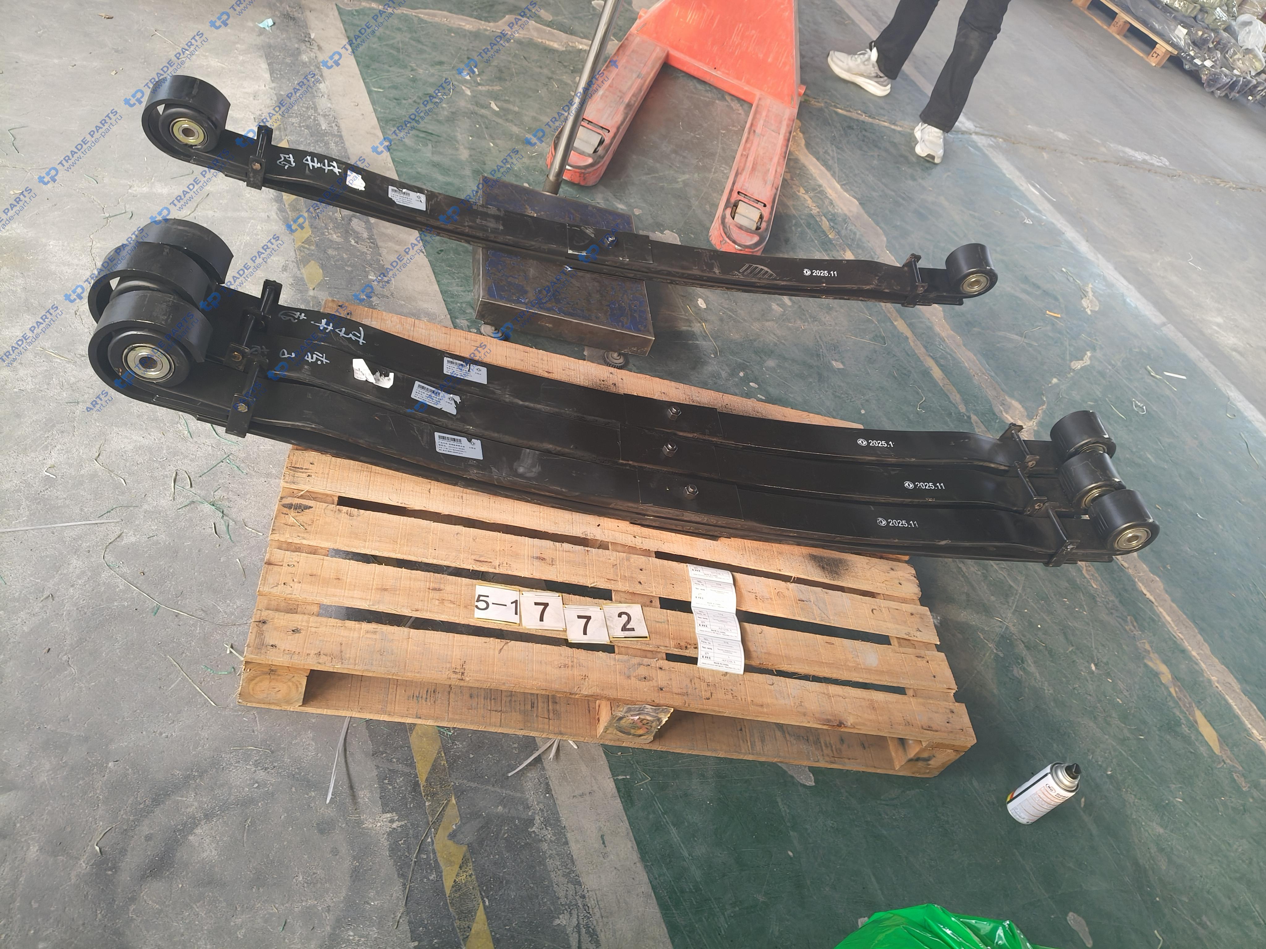 Реальная фотография рессора передняя 2х лист. dongfeng