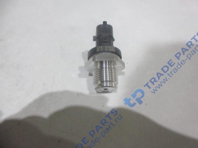 Реальная фотография датчик давления топлива в рампе mc11 t5g