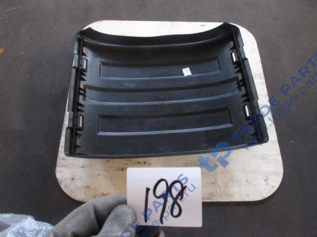 Реальная фотография крышка заднего крыла верхняя