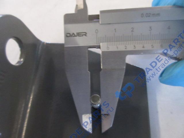 Реальная фотография кронштейн тормозной трубки sitrak c7h