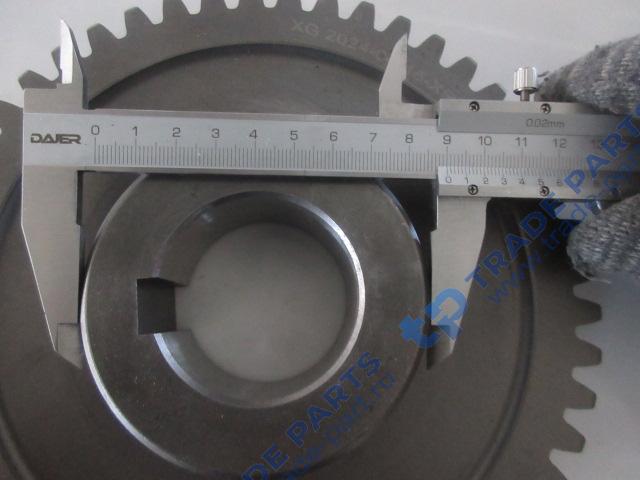 Реальная фотография шестерня привода рулевого насоса 49 зубьев 3030900100, zl40a.30-18